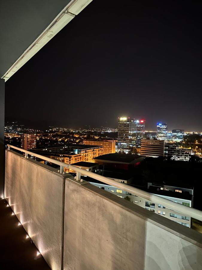 Skyline Elegance With Free Parking Daire Bratislava Dış mekan fotoğraf